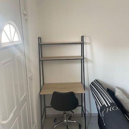 Charmant Appartement Avec Parking Privee Buxerolles Exteriér fotografie