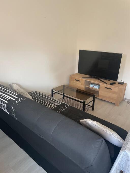 Charmant Appartement Avec Parking Privee Buxerolles Exteriér fotografie